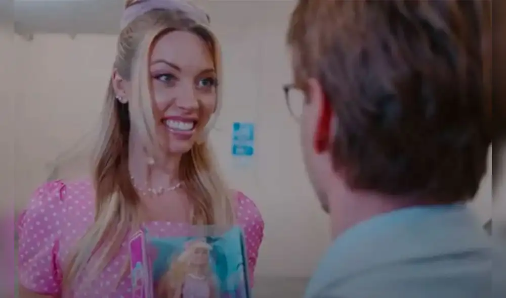 El cortometraje de terror de Barbie tiene como protagonista a Dj Dallenbach. Foto: Captura canal YouTube Alexander de Titán