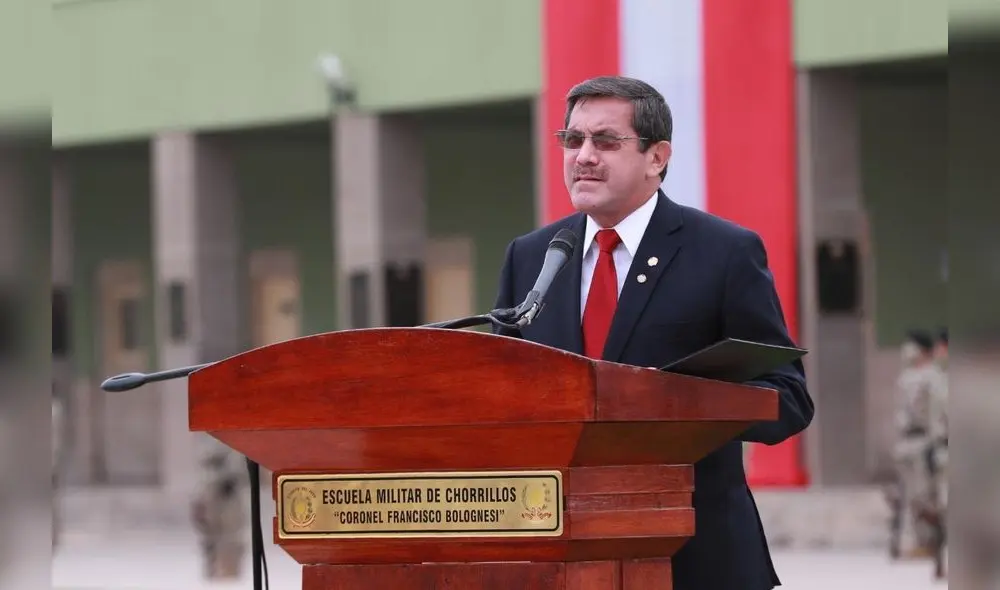 Titular del Ministerio de Defensa deberá responder 12 preguntas ante el Pleno. Foto: Mindef