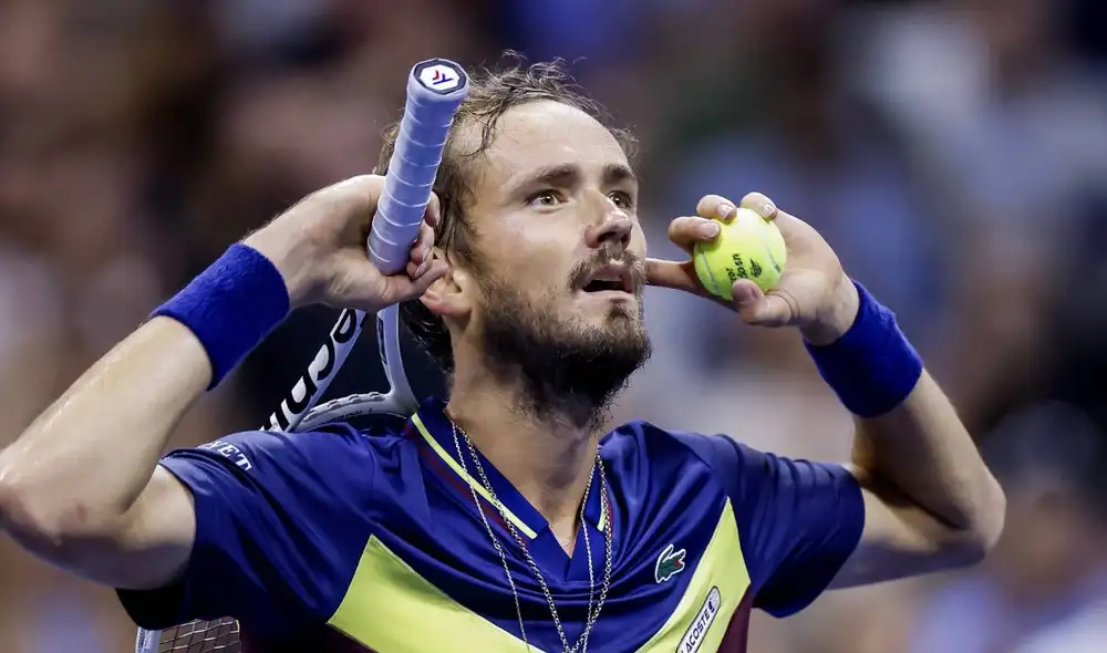 Daniil Medvedev dio el golpe y se tumbó al campeón en el US Open. Foto: EFE