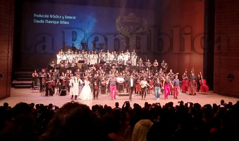 Noche de lujo y música sinfónica en el Gran Teatro Nacional. foto: Erwin Valenzuela / La República Noche de lujo y música sinfónica en el Gran Teatro Nacional. foto: Erwin Valenzuela / La República