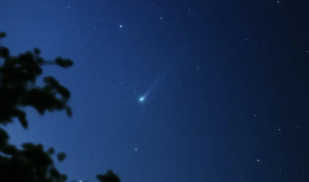Cometa Nishimura captado en una toma de larga exposición el pasado 5 de septiembre. Foto: @SeVoSpace/ X