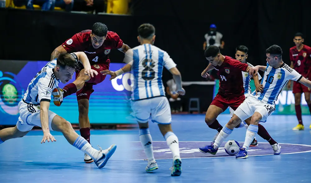 Venezuela perdió con Argentina y se quedó sin chances de clasificar a la semifinales del Sudamericano de Futsal Sub-20. Foto: composición LR/Conmebol Venezuela perdió con Argentina y se quedó sin chances de clasificar a la semifinales del Sudamericano de Futsal Sub-20. Foto: composición LR/Conmebol