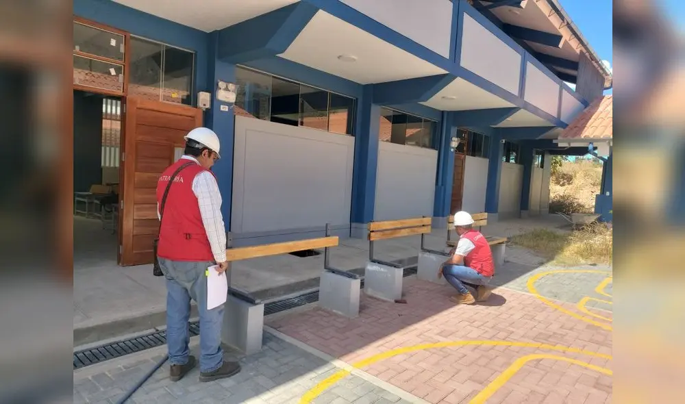 In situ. Peritos de la Contraloría General llegaron hasta Longotea para verificar la obra. Foto: Contraloría