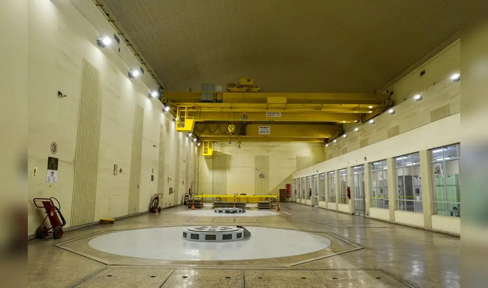 Charcani V. Esta central hidroeléctrica funciona con las aguas del río Chili en Arequipa. Está alojada dentro del volcán Misti, la administra Egasa. Se inauguró en la década de los ochenta.