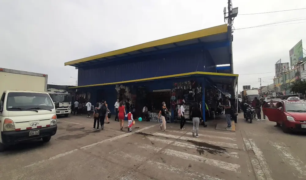 Comerciantes respaldan decisión de la comuna en la búsqueda de construir un nuevo centro de abastos para Chiclayo. Foto: La República Comerciantes respaldan decisión de la comuna en la búsqueda de construir un nuevo centro de abastos para Chiclayo. Foto: La República
