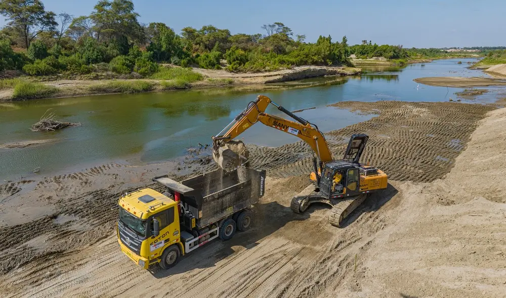 Trabajos de descolmatación en el río Zarumilla. Foto: difusión