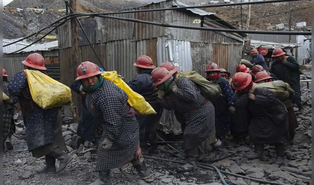 En Puno se extrae el oro que luego es comercializado. Algunos lo hacen por la vía formal, otros usan el mercado negro. Foto: La República