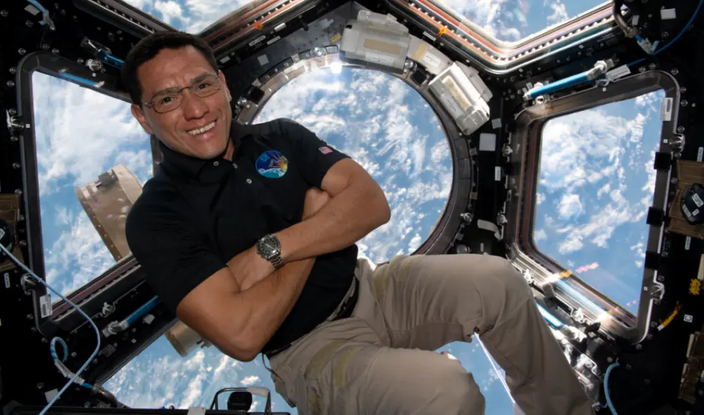 Frank Rubio estará 371 días en el espacio, un récord para un astronauta de la NASA. Foto: EEI / NASA