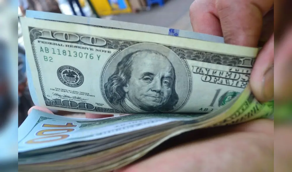 El dólar en el mercado paralelo cotizaba en S/3,700 la compra y S/3,725 la venta. Foto: Andina El dólar en el mercado paralelo cotizaba en S/3,700 la compra y S/3,725 la venta. Foto: Andina