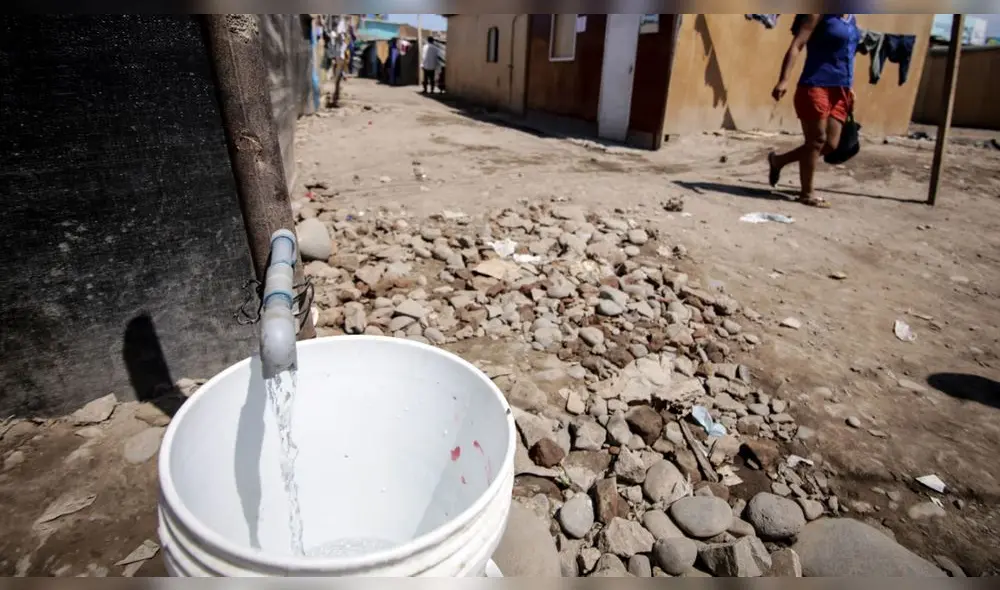 Actualmente el 10% de la población peruana no tiene agua potable y 23% no accede al alcantarillado. Foto: John Reyes Mejía - LR