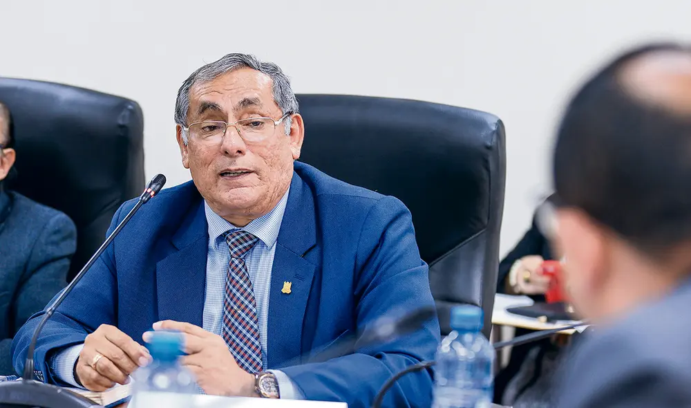 No prosperó su censura. Congreso no llegó a los 66 votos para remover a Óscar Vera. Foto: Minem No prosperó su censura. Congreso no llegó a los 66 votos para remover a Óscar Vera. Foto: Minem