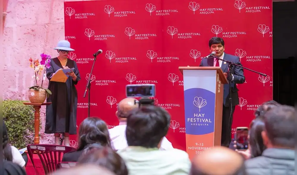 Hay festival arequipa. Ayer se lanzó la novena edición de este festival. El anuncio se efectuó en la biblioteca regional Mario Vargas Llosa. Foto. Gore Arequipa Hay festival arequipa. Ayer se lanzó la novena edición de este festival. El anuncio se efectuó en la biblioteca regional Mario Vargas Llosa. Foto. Gore Arequipa