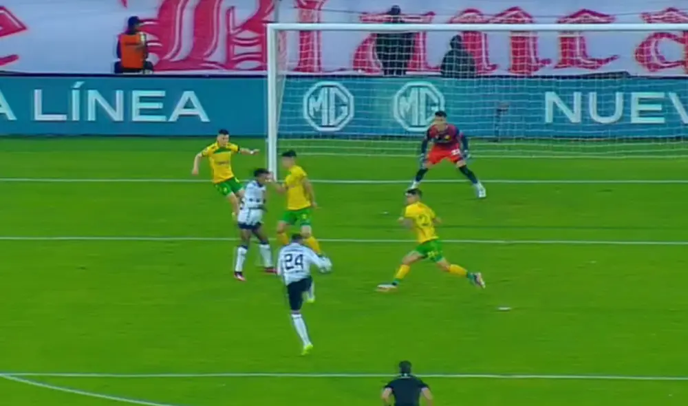 Paolo Guerrero marcó su primer doblete con LDU Quito. Foto: composición GLR