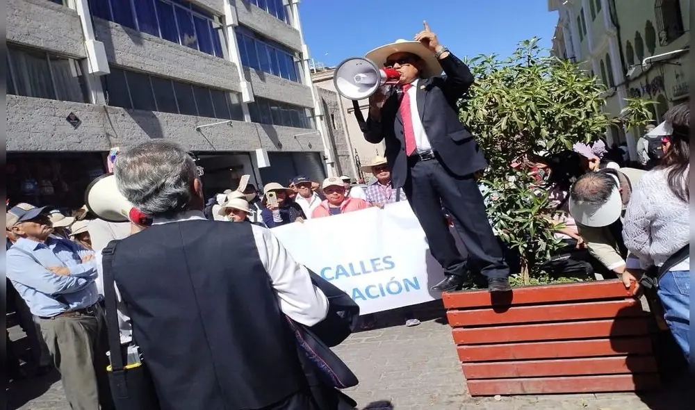 Protesta. Profesores piden homologación de sus sueldos. Foto: La República