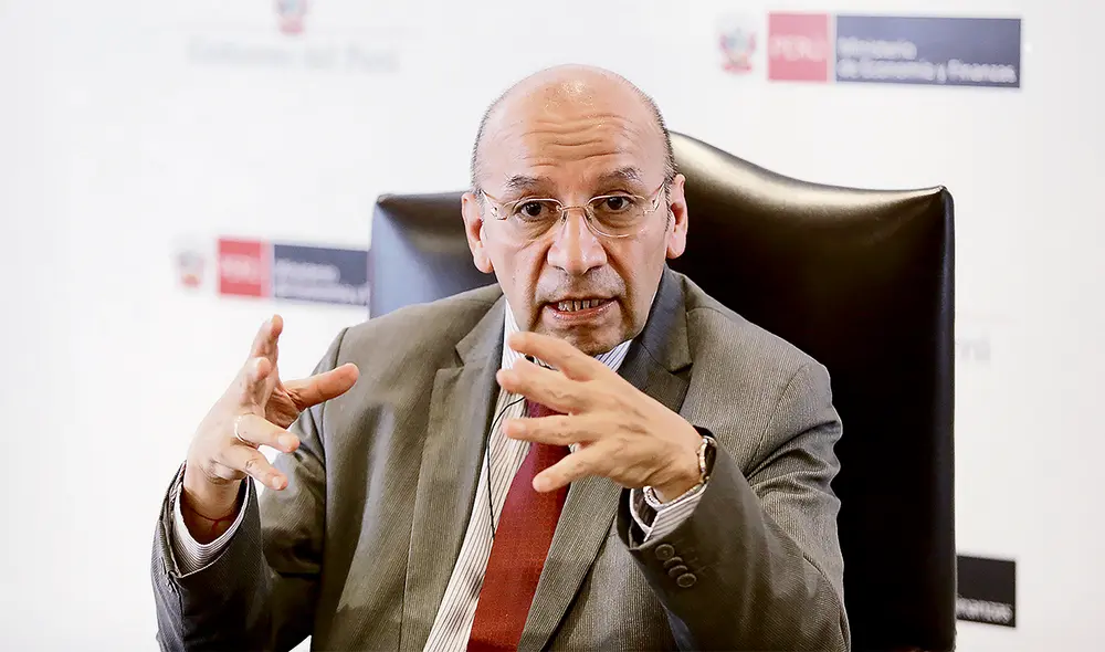 Lectura. Burneo cuestiona la relación del Congreso de la República en la generación de expectativas empresariales. Foto: difusión