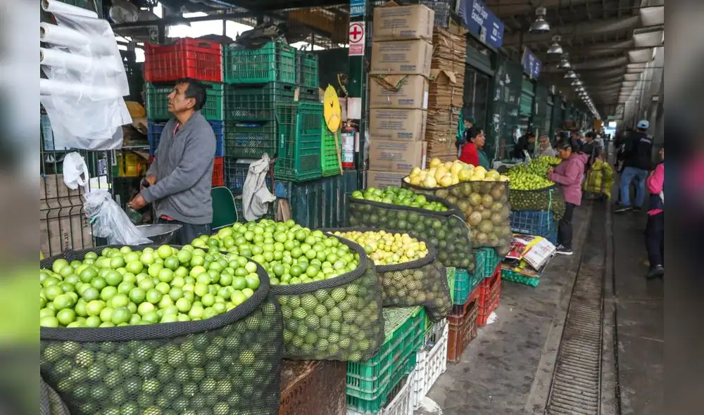 El limón es el alimento que más ha subido de precio en el último mes. Foto: Andina