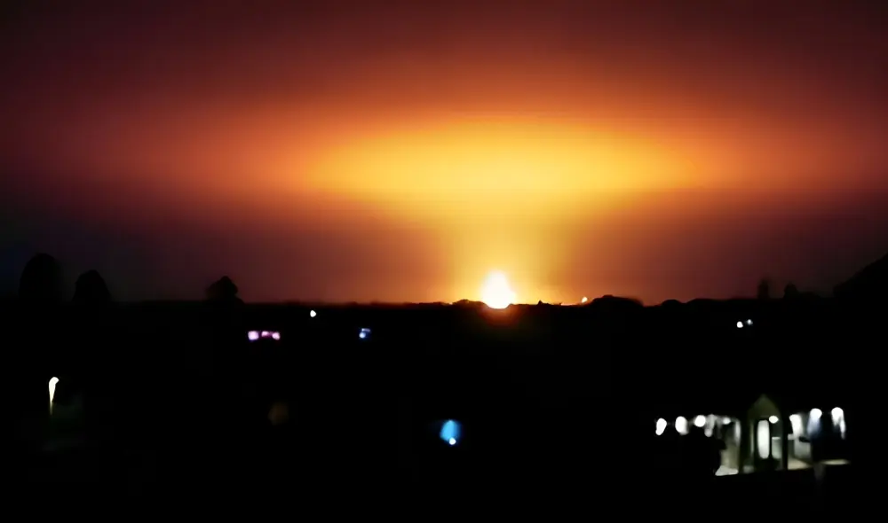 Los residentes de la ciudad inglesa de Oxford y sus alrededores se vieron sorprendidos al presenciar un evento inesperado que ha sido descrito como “una explosión”. Foto: @Knocker - Video: @Knocker