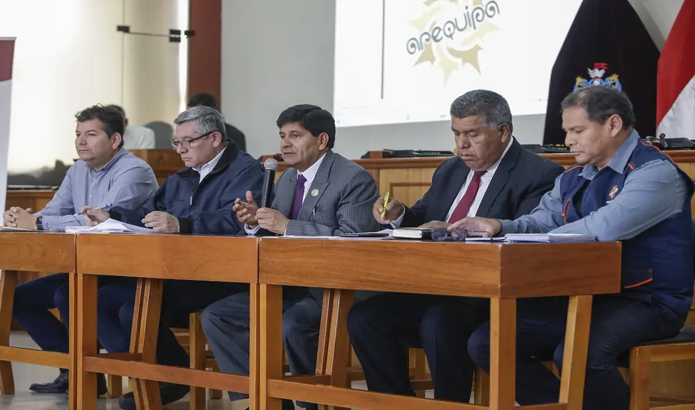 Gobernador Sánchez y sus funcionarios expusieron avance de presupuesto de 2023. Foto: La República Gobernador Sánchez y sus funcionarios expusieron avance de presupuesto de 2023. Foto: La República