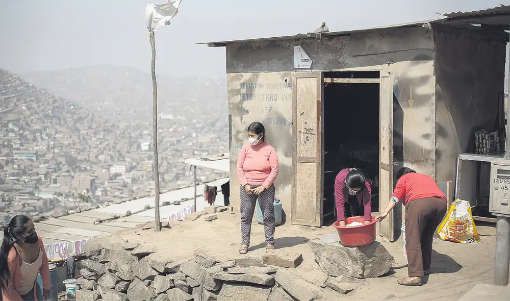 Crítica situación. Este año, la pobreza llegaría a más de un tercio de la población, similar a lo que dejó el COVID-19 en 2020. Foto: Antonio Melgarejo / La República Crítica situación. Este año, la pobreza llegaría a más de un tercio de la población, similar a lo que dejó el COVID-19 en 2020. Foto: Antonio Melgarejo / La República