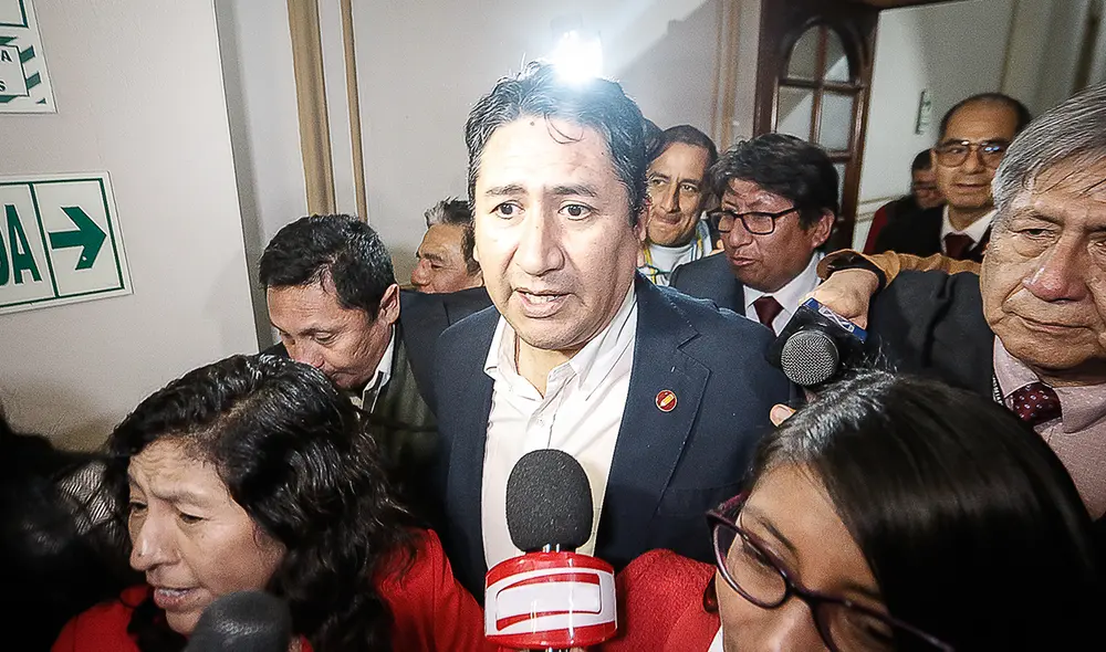 Decisión. La Sala de Apelaciones confirmó la sentencia. Ahora, Vladimir Cerrón Rojas tiene orden de captura y deberá ser internado en un penal de Junín. Foto: Antonio Melgarejo/La República Decisión. La Sala de Apelaciones confirmó la sentencia. Ahora, Vladimir Cerrón Rojas tiene orden de captura y deberá ser internado en un penal de Junín. Foto: Antonio Melgarejo/La República