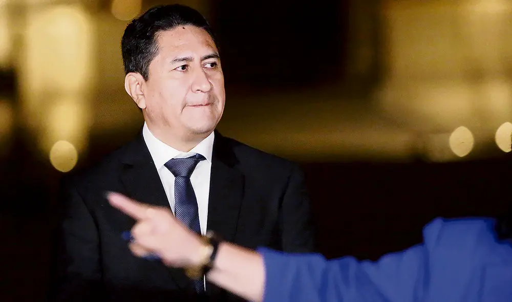 Inubicable. El líder de Perú Libre tiene antecedentes de haber pasado a la clandestinidad. Por ejemplo, cuando fue condenado en primera instancia. Tuvo el apoyo de seguidores en Huancayo. Foto: Gerardo Marín/La República Inubicable. El líder de Perú Libre tiene antecedentes de haber pasado a la clandestinidad. Por ejemplo, cuando fue condenado en primera instancia. Tuvo el apoyo de seguidores en Huancayo. Foto: Gerardo Marín/La República