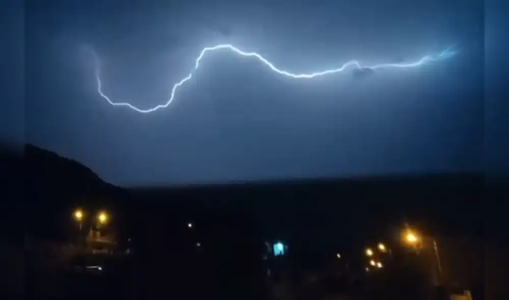 Rayos asustaron a vecinos de Chepén y Pacasmayo. Foto: captura San Pedro - de Lloc. Video: San Pedro - de Lloc