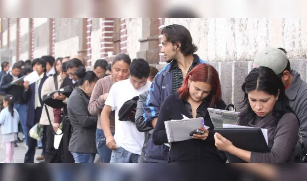 Aproximadamente 340.000 jóvenes que terminan el colegio no continúan con ningún tipo de estudio superior. Foto: Andina