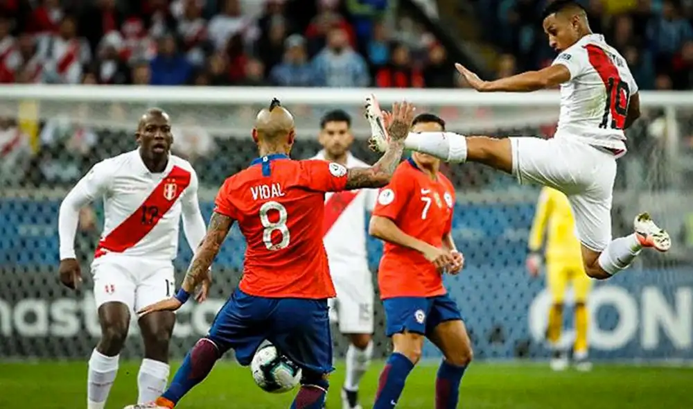 Perú buscará ganar por primera vez en Chile por Eliminatorias. Foto: EFE