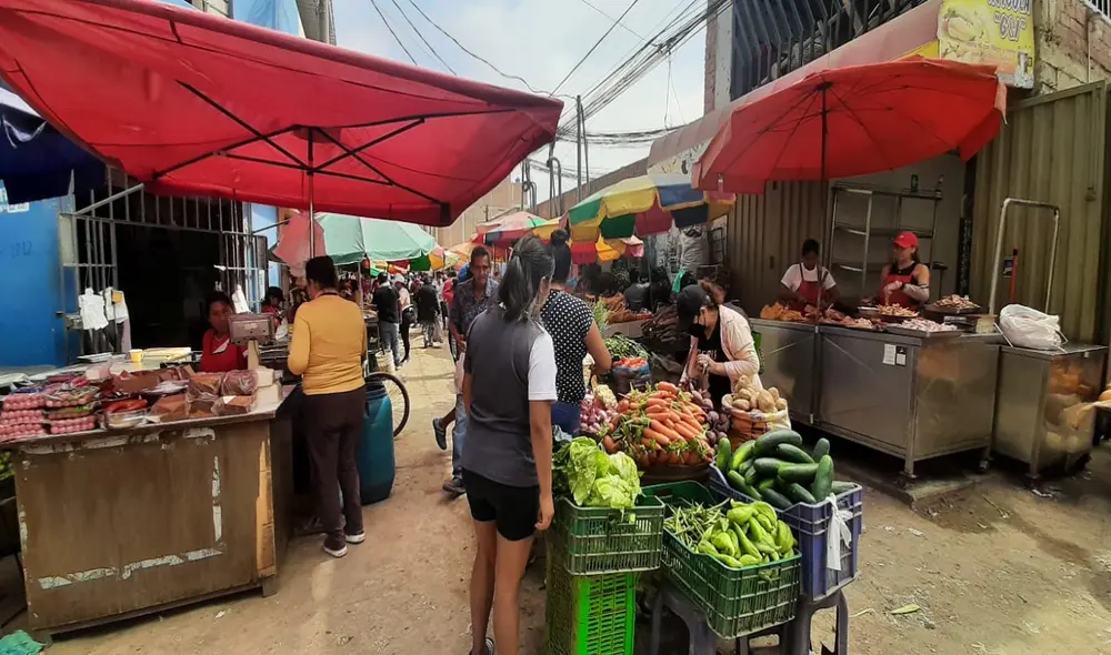 Municipio de JLO mantiene su postura de trasladar a informales a Carlos Stein.  Foto: La República