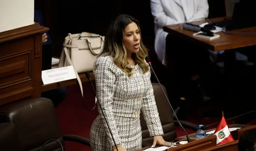 La congresista expresó unas palabras al iniciar el Pleno del Congreso. ¿Qué dijo? | Foto: Antonio Melgarejo/LR La congresista expresó unas palabras al iniciar el Pleno del Congreso. ¿Qué dijo? | Foto: Antonio Melgarejo/LR
