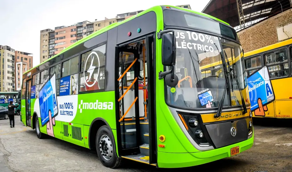 Autoridades indicaron que buscan que empresas de transporte pasen de vehículos diésel a eléctricos. Foto: EFE Autoridades indicaron que buscan que empresas de transporte pasen de vehículos diésel a eléctricos. Foto: EFE