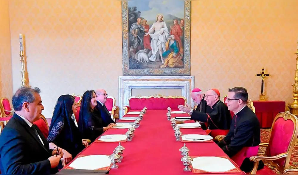 Dina Boluarte sostuvo reunión con el cardenal Parolin y monseñor Gallagher. Foto: Presidencia