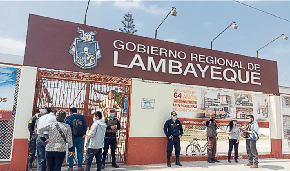 Extorsionadores dejaron explosivos y un mensaje en el que amenazan al gerente de Infraestructura del GORE. Foto: La República