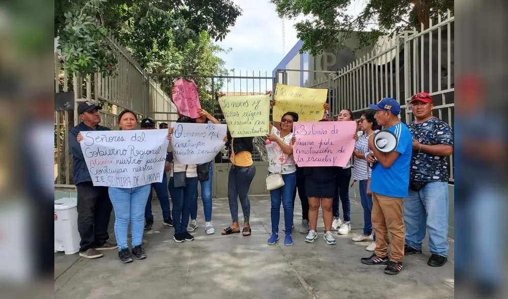 Padres exigen reconstrucción de escuela 14009. Foto: Almendra Ruesta/URPI-LR