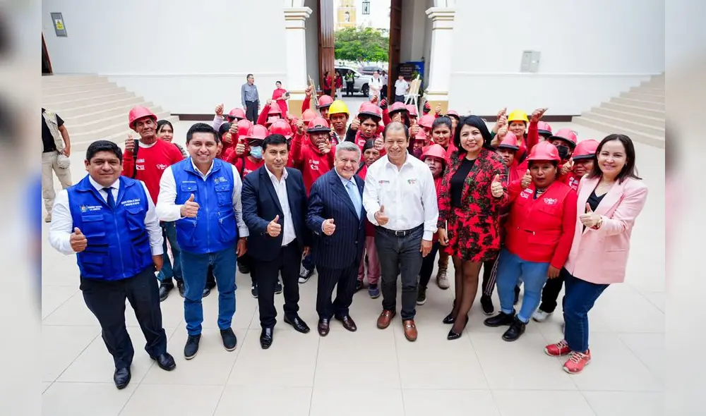 Maurate y alcaldes esperan generar empleos. Foto: GRLL Maurate y alcaldes esperan generar empleos. Foto: GRLL