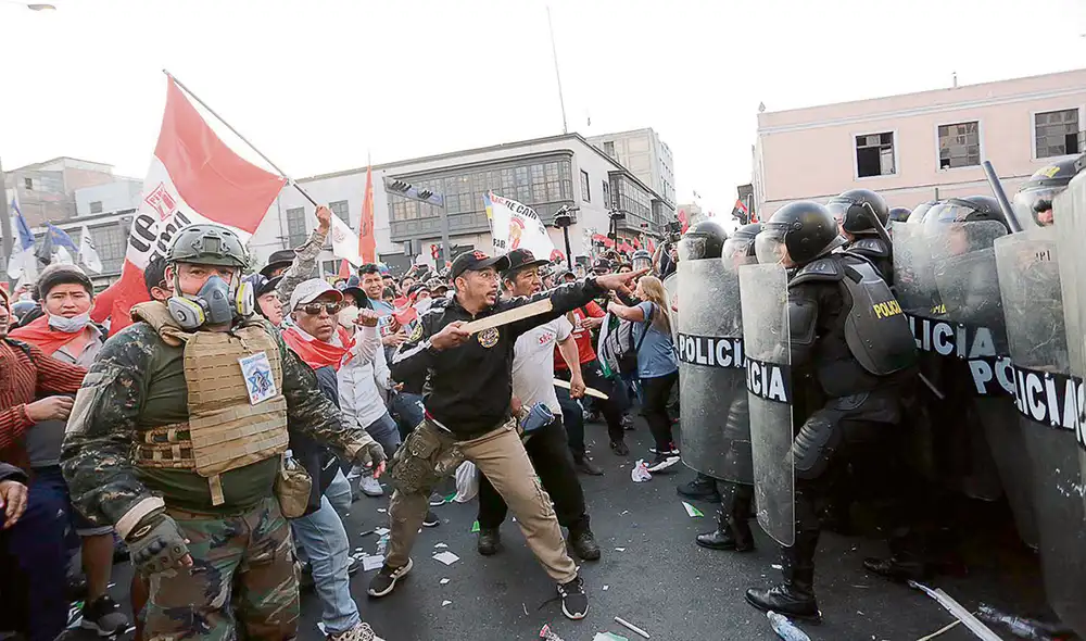 Estallido. Al menos 50 personas perdieron la vida en las marchas antigubernamentales. Foto: Gerardo Marín/La República