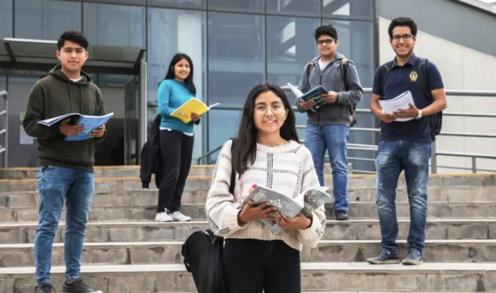 Hay disponibles 10.000 becas integrales de estudio. Foto: Andina