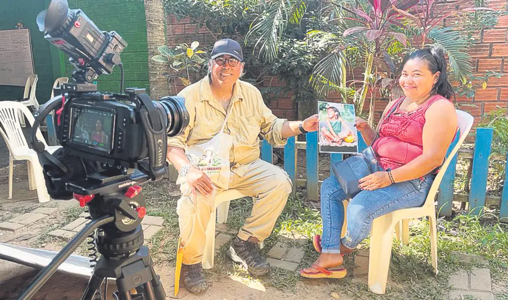 Con su fotografía. Fernando Valdivia y Clara Belisario. Foto: difusión