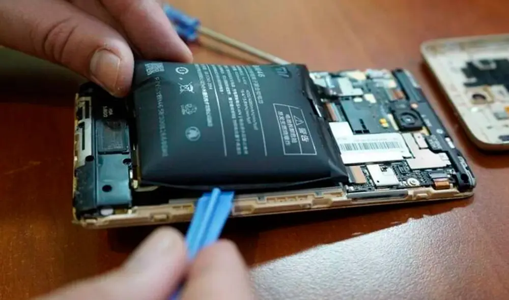 Dentro hay varios gases que pueden provocar que la batería se inflame. Foto: Mundo Deportivo