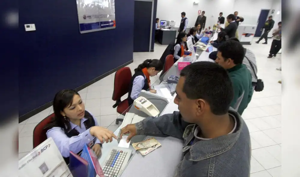 El 57% de la población adulta accedió al sistema financiero en el primer trimestre de 2023. Foto: Andina