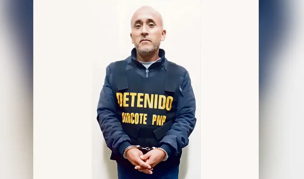 El dato. A pesar de 12 años de encierro, Juan Santos Romero no abandonó la ideología senderista y, al salir en libertad, se dedicó a envenenar niños con el discurso terrorista. Foto: composiciónLR El dato. A pesar de 12 años de encierro, Juan Santos Romero no abandonó la ideología senderista y, al salir en libertad, se dedicó a envenenar niños con el discurso terrorista. Foto: composiciónLR