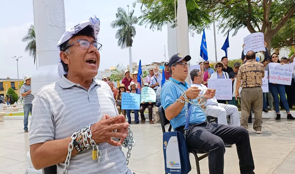 La huelga indefinida de docentes comenzó el 26 de septiembre. Foto: composición LR/Yolanda Goicochea La huelga indefinida de docentes comenzó el 26 de septiembre. Foto: composición LR/Yolanda Goicochea