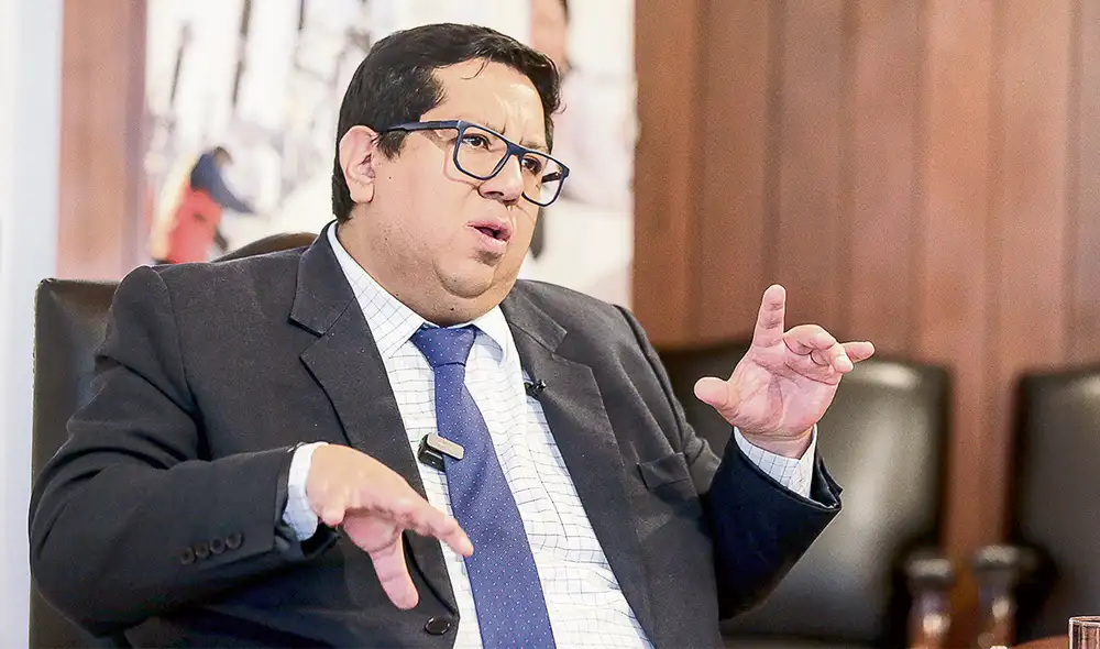 El dato. Contreras Miranda reconoce que continuar reduciendo la tasa de interés coadyuvará a la recuperación de la economía nacional. Hoy el crédito se está contrayendo. Foto: John Reyes/La República