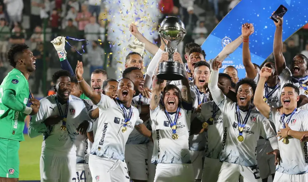 LDU Quito campeonó la Copa Sudamericana tras vencer en penales a Fortaleza. Foto: EFE