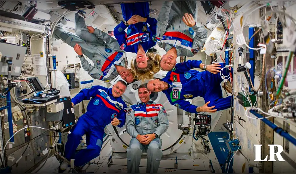 Miembros de la Expedición 37 de la NASA en el módulo Kibo de la Estación Espacial Internacional. Foto: composición LR/NASA Miembros de la Expedición 37 de la NASA en el módulo Kibo de la Estación Espacial Internacional. Foto: composición LR/NASA