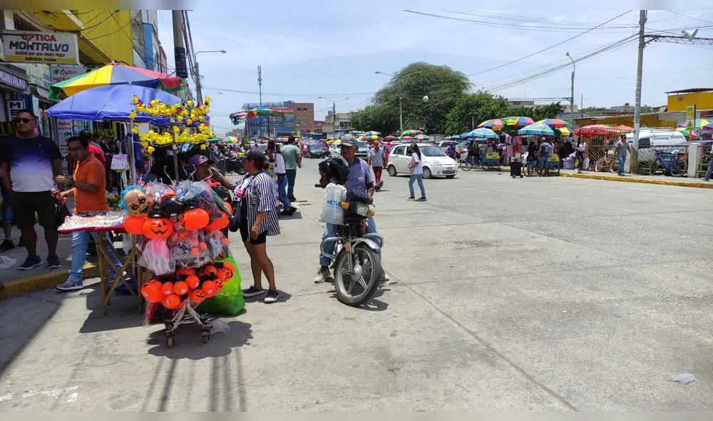 Modelo. Falta de autoridad permite lotización de vía pública. Modelo. Falta de autoridad permite lotización de vía pública.