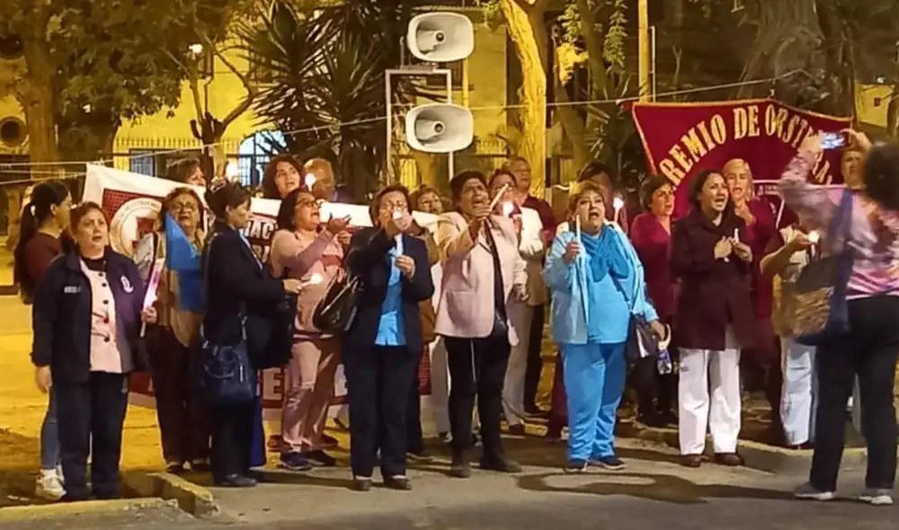 Federación de Obstetras exigen que se realice el pago completo del salario. Foto: difusión