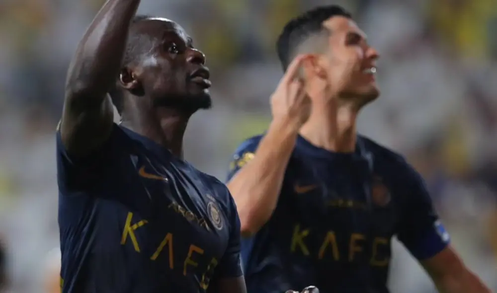 Sadio Mané celebrando junto con Cristiano Ronaldo el gol de la victoria para Al Nassr. Foto: X/@AlNassrFC_EN Sadio Mané celebrando junto con Cristiano Ronaldo el gol de la victoria para Al Nassr. Foto: X/@AlNassrFC_EN