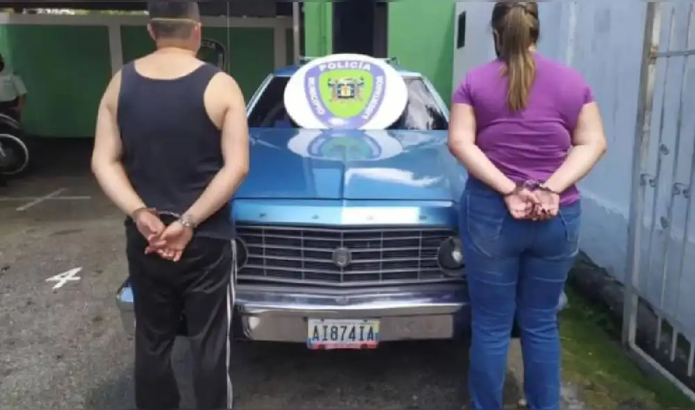 Pareja casi engañó a las autoridades para poder surtir gasolina en el estado Mérida, Venezuela. Foto: Noticia Al Día Pareja casi engañó a las autoridades para poder surtir gasolina en el estado Mérida, Venezuela. Foto: Noticia Al Día