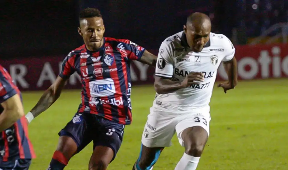 Comunicaciones y Cartaginés se enfrentaron en el Estadio Doroteo Guamuch Flores. Foto: Concachampions